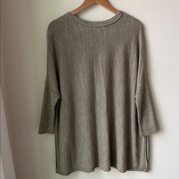 Mersea Catalina Sweater in Driftwood Ribbed Sleeves Side Slits Travel Size OS - Picture 3 of 9